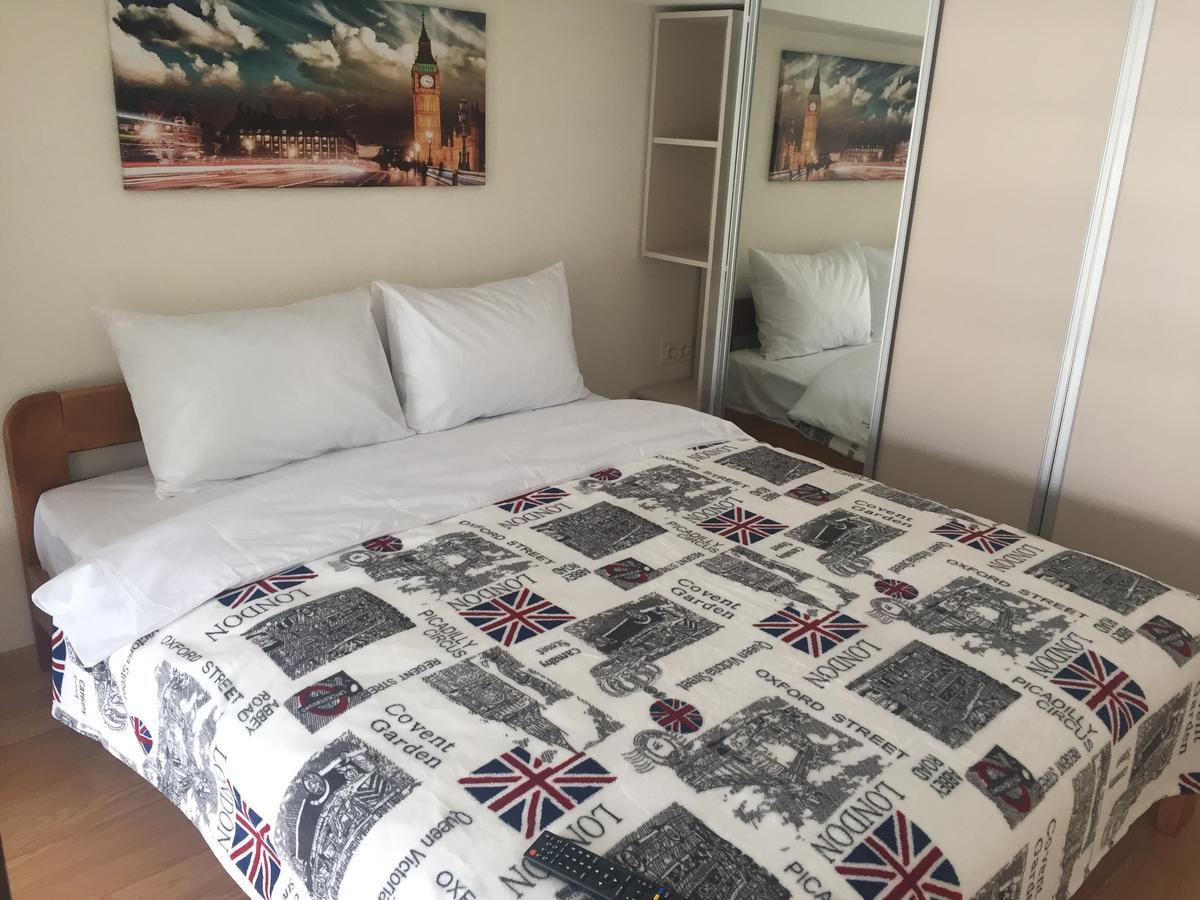 Marysmart Apartment Kiev Bagian luar foto