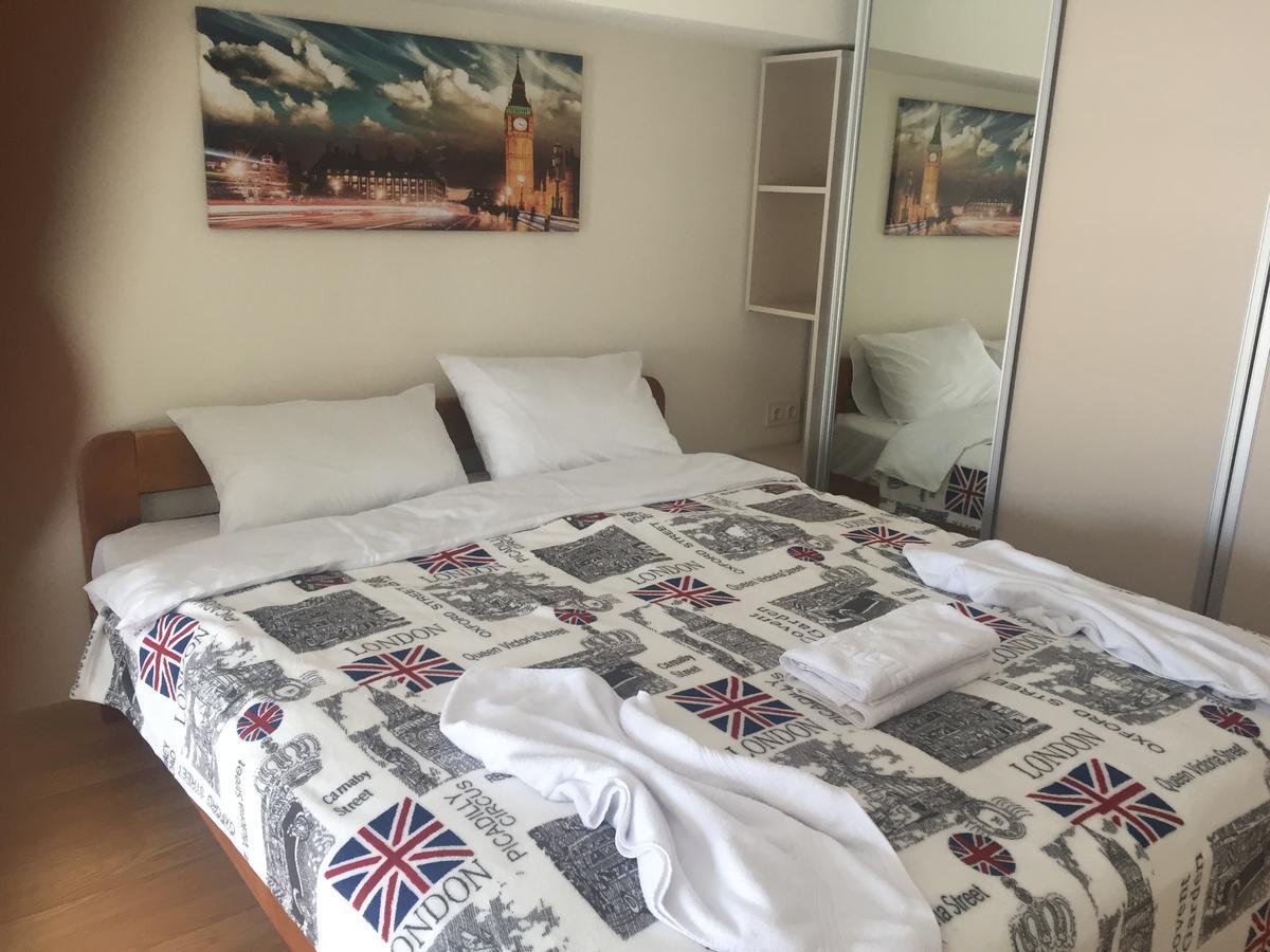 Marysmart Apartment Kiev Bagian luar foto